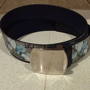 Gucci Black Leather Belt with Silver Buckle